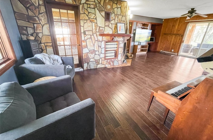 Rural Address, Swift Current Rm No. 137, Saskatchewan S9H 0A0, 5 Bedrooms Bedrooms, 16 Rooms Rooms,4 BathroomsBathrooms,Acreage,For Sale,Bregenser Acreage,Rural Address,SK970129