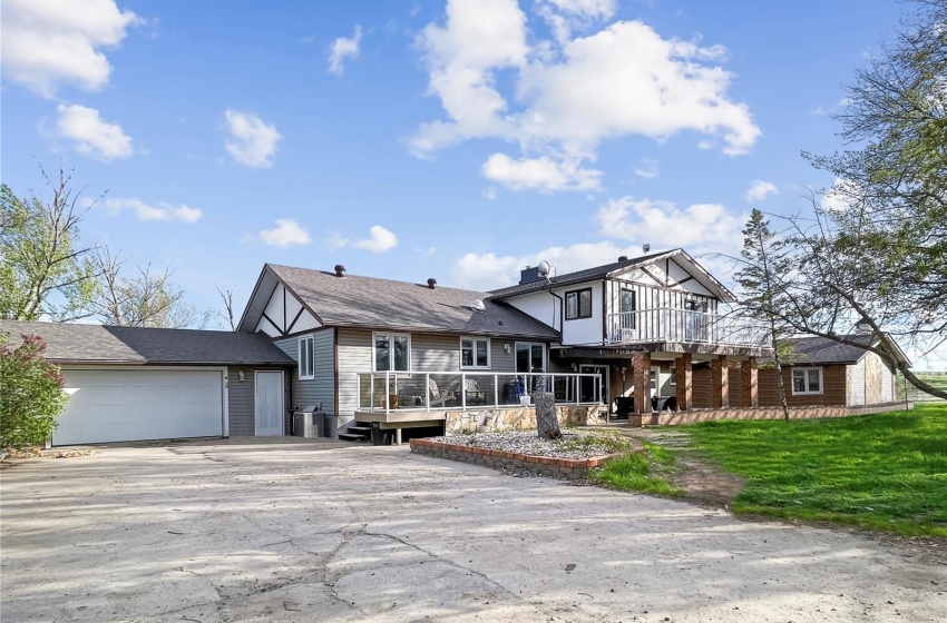 Rural Address, Swift Current Rm No. 137, Saskatchewan S9H 0A0, 5 Bedrooms Bedrooms, 16 Rooms Rooms,4 BathroomsBathrooms,Acreage,For Sale,Bregenser Acreage,Rural Address,SK970129