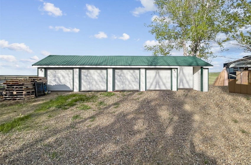 Rural Address, Swift Current Rm No. 137, Saskatchewan S9H 0A0, 5 Bedrooms Bedrooms, 16 Rooms Rooms,4 BathroomsBathrooms,Acreage,For Sale,Bregenser Acreage,Rural Address,SK970129