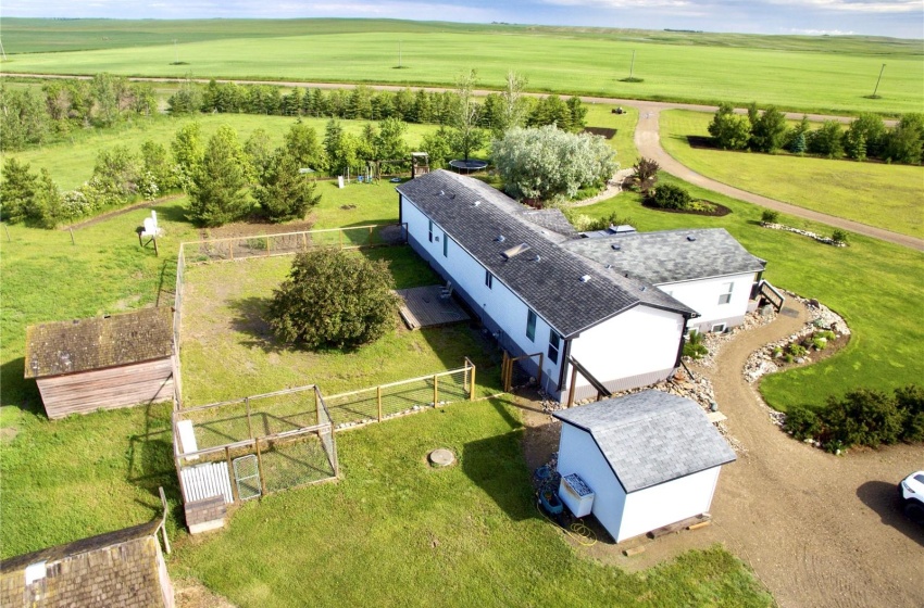 Rural Address, Loreburn Rm No. 254, Saskatchewan S0H 1Y0, 4 Bedrooms Bedrooms, 15 Rooms Rooms,2 BathroomsBathrooms,Acreage,For Sale,West Hawarden Acreage,Rural Address,SK992329