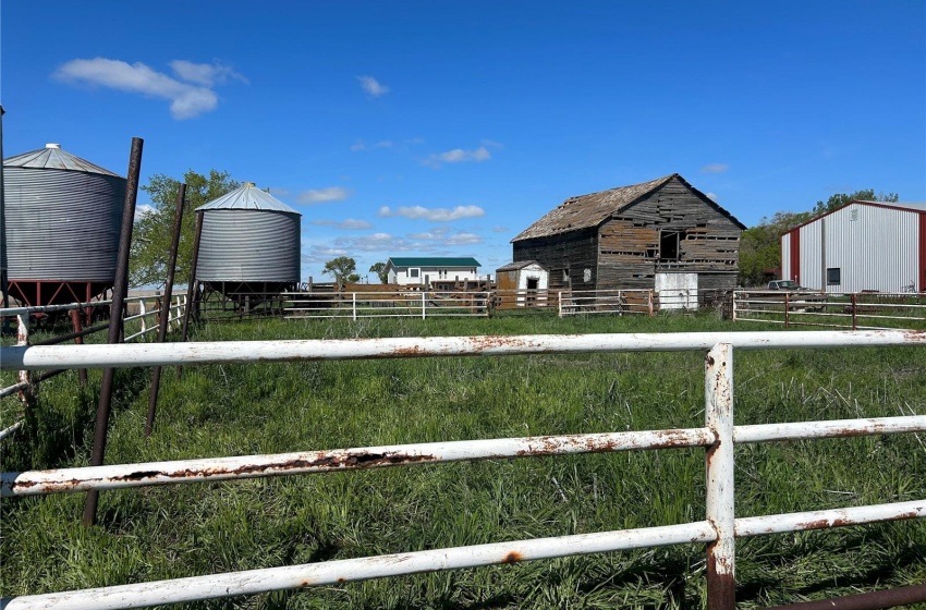 Rural Address, Enniskillen Rm No. 3, Saskatchewan S0C 2B0, 3 Bedrooms Bedrooms, 15 Rooms Rooms,3 BathroomsBathrooms,Acreage,For Sale,Rodenbush Acreage,Rural Address,SK970924