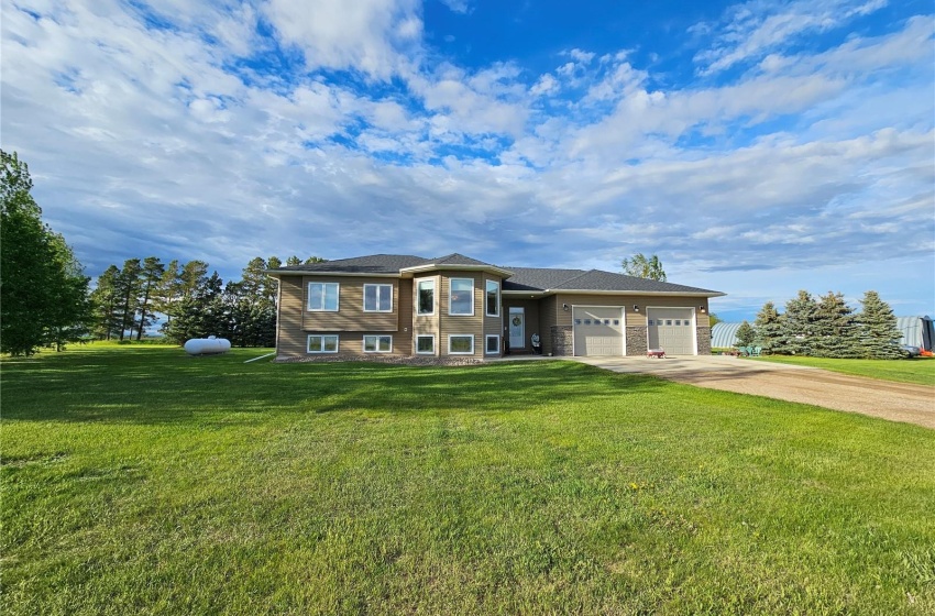 Rural Address, Round Valley Rm No. 410, Saskatchewan S0K 4L0, 5 Bedrooms Bedrooms, 19 Rooms Rooms,4 BathroomsBathrooms,Acreage,For Sale,Gilbert Acreage,Rural Address,SK971007