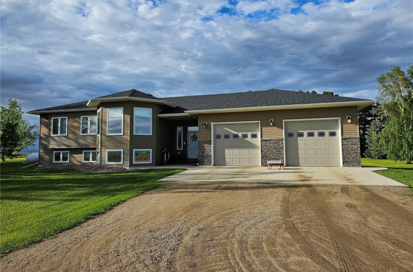 Rural Address, Round Valley Rm No. 410, Saskatchewan S0K 4L0, 5 Bedrooms Bedrooms, 19 Rooms Rooms,4 BathroomsBathrooms,Acreage,For Sale,Gilbert Acreage,Rural Address,SK971007