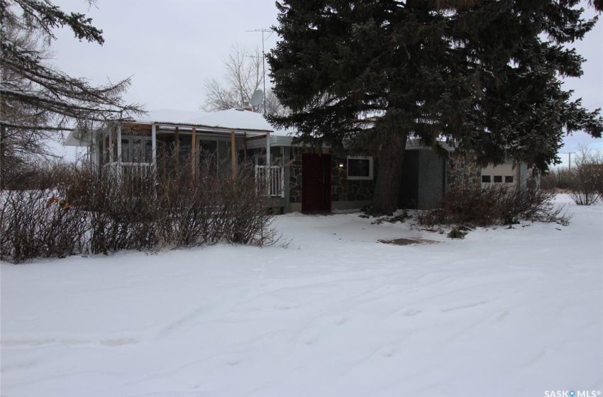 Rural Address, Frontier, Saskatchewan S0N 0W0, 4 Bedrooms Bedrooms, 15 Rooms Rooms,3 BathroomsBathrooms,Acreage,For Sale,Wills Acreage,Rural Address,SK992381