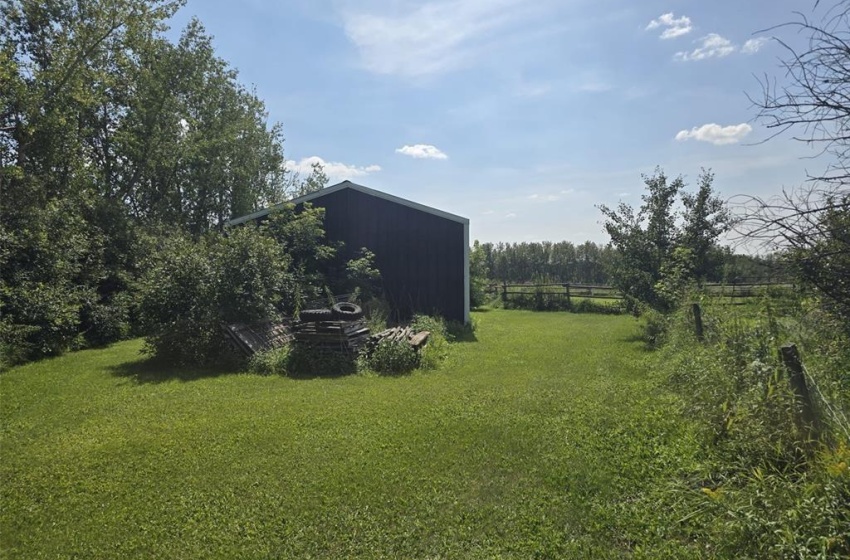 Rural Address, Elfros Rm No. 307, Saskatchewan S0A 4T0, 3 Bedrooms Bedrooms, 11 Rooms Rooms,1 BathroomBathrooms,Acreage,For Sale,Eskra Acreage,Rural Address,SK992546