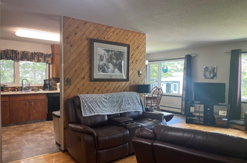 Rural Address, Elfros Rm No. 307, Saskatchewan S0A 4T0, 4 Bedrooms Bedrooms, 15 Rooms Rooms,3 BathroomsBathrooms,Acreage,For Sale,Wynyard Acreage,Rural Address,SK971335