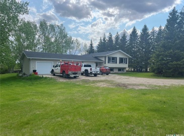 Rural Address, Elfros Rm No. 307, Saskatchewan S0A 4T0, 4 Bedrooms Bedrooms, 15 Rooms Rooms,3 BathroomsBathrooms,Acreage,For Sale,Wynyard Acreage,Rural Address,SK971335