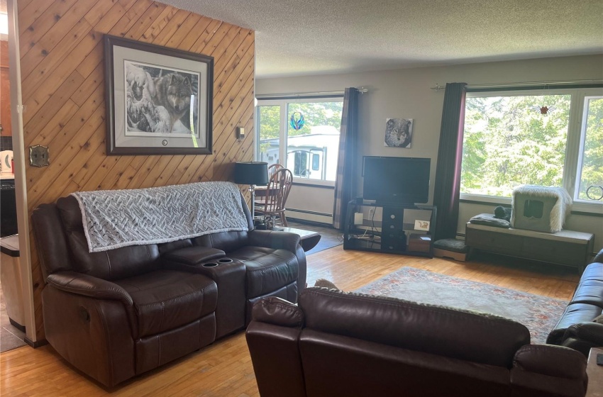 Rural Address, Elfros Rm No. 307, Saskatchewan S0A 4T0, 4 Bedrooms Bedrooms, 15 Rooms Rooms,3 BathroomsBathrooms,Acreage,For Sale,Wynyard Acreage,Rural Address,SK971335