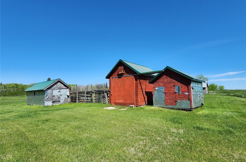 1 Rural Address, Preeceville Rm No. 334, Saskatchewan S0A 3B0, 4 Bedrooms Bedrooms, 19 Rooms Rooms,4 BathroomsBathrooms,Acreage,For Sale,Pitt Acreage,Rural Address,SK973026