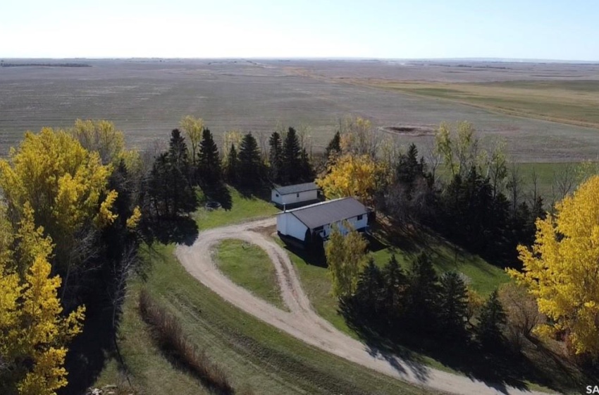 Rural Address, Eyebrow Rm No. 193, Saskatchewan S0H 1L0, 4 Bedrooms Bedrooms, 13 Rooms Rooms,3 BathroomsBathrooms,Acreage,For Sale,West Eyebrow Acreage,Rural Address,SK992884