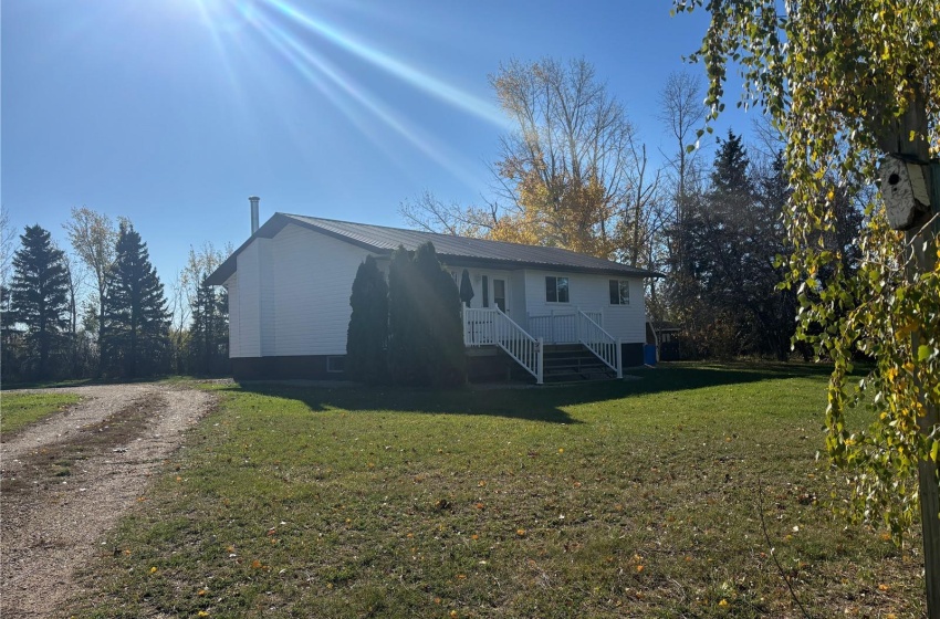 Rural Address, Eyebrow Rm No. 193, Saskatchewan S0H 1L0, 4 Bedrooms Bedrooms, 13 Rooms Rooms,3 BathroomsBathrooms,Acreage,For Sale,West Eyebrow Acreage,Rural Address,SK992884