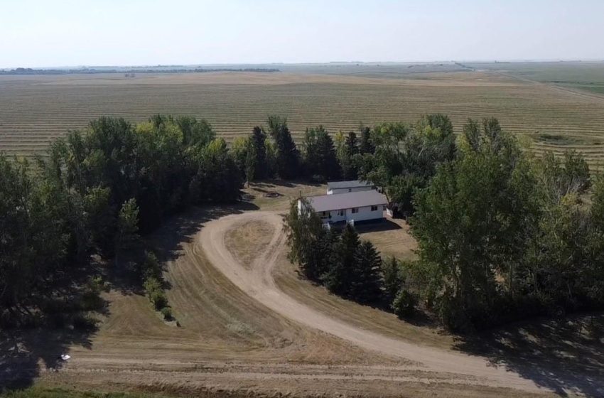 Rural Address, Eyebrow Rm No. 193, Saskatchewan S0H 1L0, 4 Bedrooms Bedrooms, 13 Rooms Rooms,3 BathroomsBathrooms,Acreage,For Sale,West Eyebrow Acreage,Rural Address,SK992884