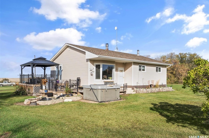 Rural Address, Grant Rm No. 372, Saskatchewan S0K 0J2, 3 Bedrooms Bedrooms, 9 Rooms Rooms,1 BathroomBathrooms,Acreage,For Sale,Nagy Acreage,Rural Address,SK992909