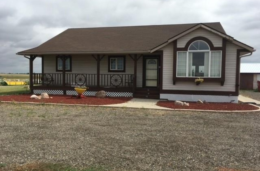 Rural Address, Grandora, Saskatchewan S0K 1V0, 6 Bedrooms Bedrooms, 15 Rooms Rooms,3 BathroomsBathrooms,Acreage,For Sale,Lazy T Stables,Rural Address,SK992960