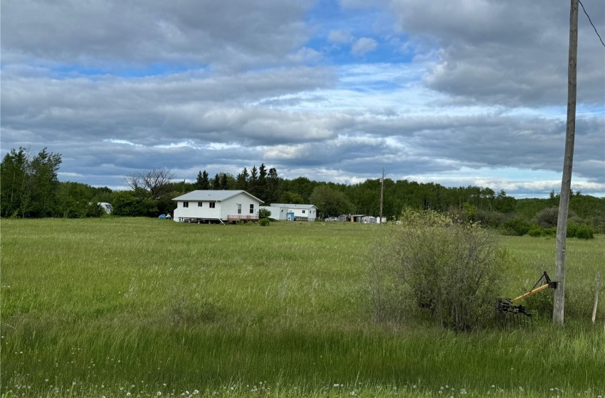 1 George AVENUE, Clemenceau, Saskatchewan S0E 0Y0, 2 Bedrooms Bedrooms, 5 Rooms Rooms,1 BathroomBathrooms,Acreage,For Sale,2.54 acres Clemenceau Main,George,SK974148