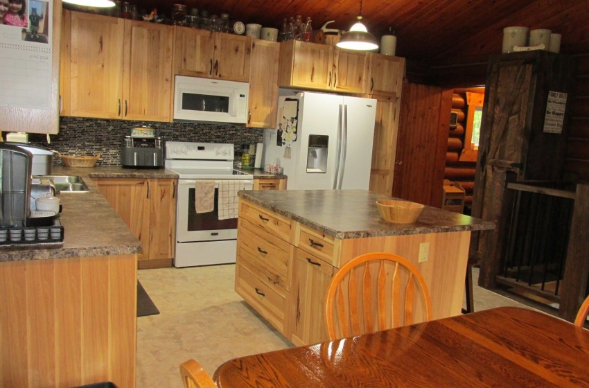 Rural Address, Torch River Rm No. 488, Saskatchewan S0J 0Z0, 4 Bedrooms Bedrooms, 16 Rooms Rooms,2 BathroomsBathrooms,Acreage,For Sale,Garrick Log Home Acreage,Rural Address,SK974566