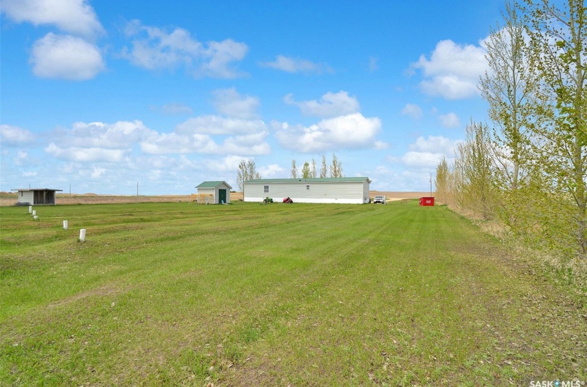 View of yard with an outdoor structure