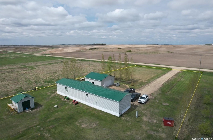 Birds eye view of property featuring a rural view