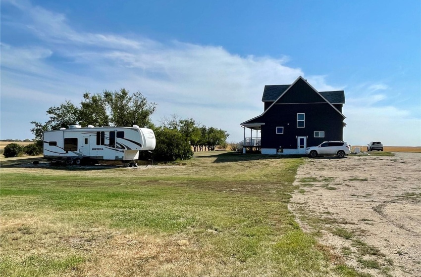 Rural Address, Lake Johnston Rm No. 102, Saskatchewan S0H 3G0, 4 Bedrooms Bedrooms, 11 Rooms Rooms,2 BathroomsBathrooms,Acreage,For Sale,Ludke Acreage,Rural Address,SK993200