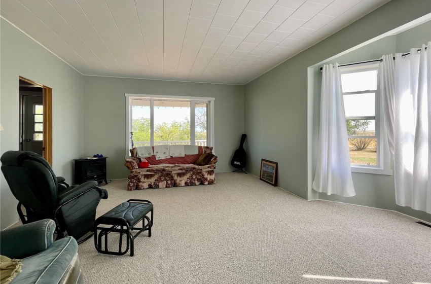 Rural Address, Lake Johnston Rm No. 102, Saskatchewan S0H 3G0, 4 Bedrooms Bedrooms, 11 Rooms Rooms,2 BathroomsBathrooms,Acreage,For Sale,Ludke Acreage,Rural Address,SK993200