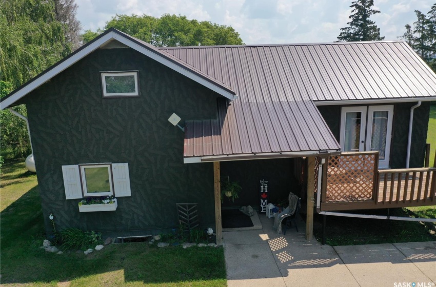 View of front of property with a front yard