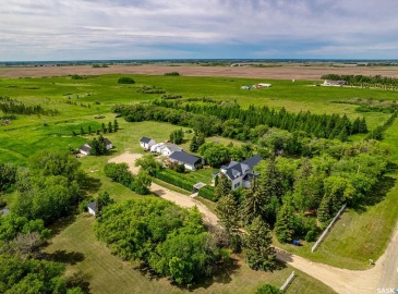 Rural Address, Corman Park Rm No. 344, Saskatchewan S7V 0X4, 4 Bedrooms Bedrooms, 16 Rooms Rooms,3 BathroomsBathrooms,Acreage,For Sale,Winds Edge Farm,Rural Address,SK974914