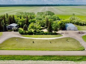 Rural Address, Weyburn Rm No. 67, Saskatchewan S0G 3G0, 3 Bedrooms Bedrooms, 12 Rooms Rooms,2 BathroomsBathrooms,Acreage,For Sale,RM of Weyburn Acreage,Rural Address,SK975221