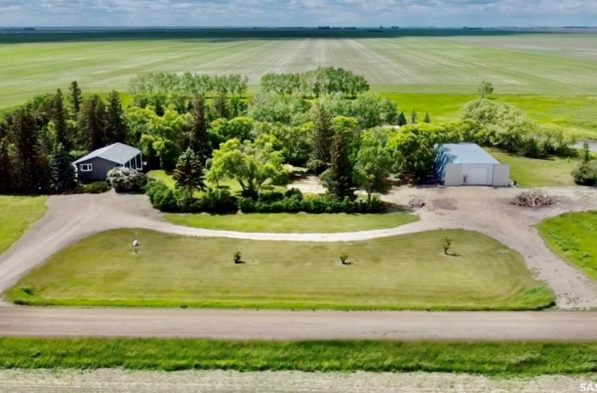 Rural Address, Weyburn Rm No. 67, Saskatchewan S0G 3G0, 3 Bedrooms Bedrooms, 12 Rooms Rooms,2 BathroomsBathrooms,Acreage,For Sale,RM of Weyburn Acreage,Rural Address,SK975221