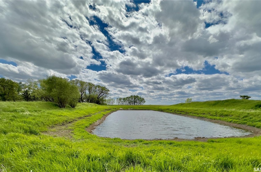 Rural Address, Weyburn Rm No. 67, Saskatchewan S0G 3G0, 3 Bedrooms Bedrooms, 12 Rooms Rooms,2 BathroomsBathrooms,Acreage,For Sale,RM of Weyburn Acreage,Rural Address,SK975221