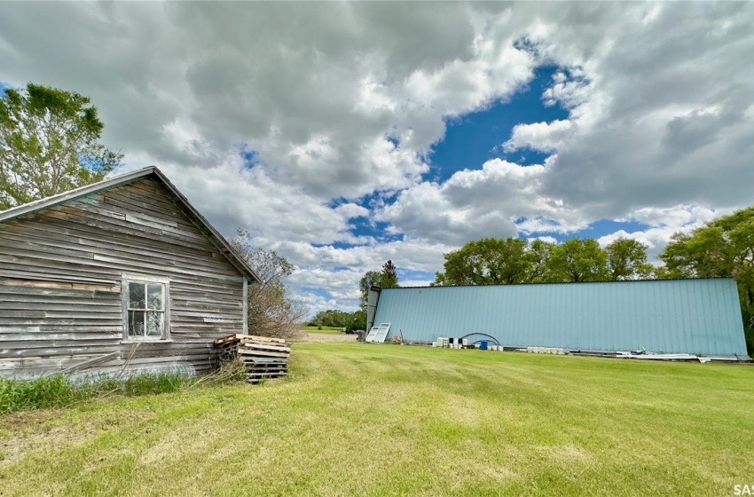 Rural Address, Weyburn Rm No. 67, Saskatchewan S0G 3G0, 3 Bedrooms Bedrooms, 12 Rooms Rooms,2 BathroomsBathrooms,Acreage,For Sale,RM of Weyburn Acreage,Rural Address,SK975221