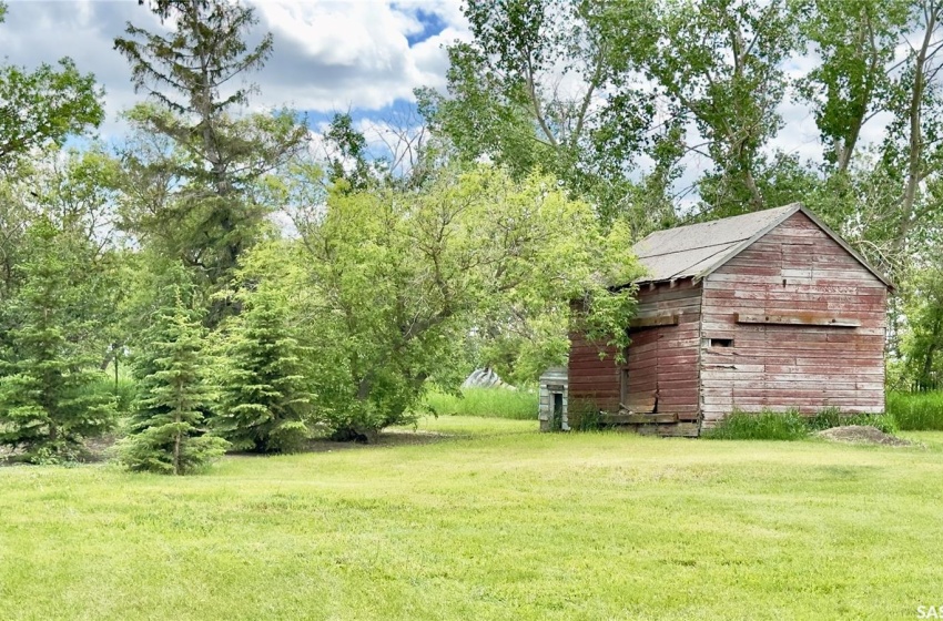 Rural Address, Weyburn Rm No. 67, Saskatchewan S0G 3G0, 3 Bedrooms Bedrooms, 12 Rooms Rooms,2 BathroomsBathrooms,Acreage,For Sale,RM of Weyburn Acreage,Rural Address,SK975221