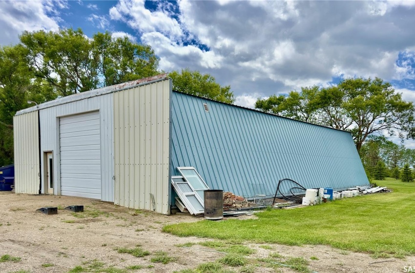 Rural Address, Weyburn Rm No. 67, Saskatchewan S0G 3G0, 3 Bedrooms Bedrooms, 12 Rooms Rooms,2 BathroomsBathrooms,Acreage,For Sale,RM of Weyburn Acreage,Rural Address,SK975221