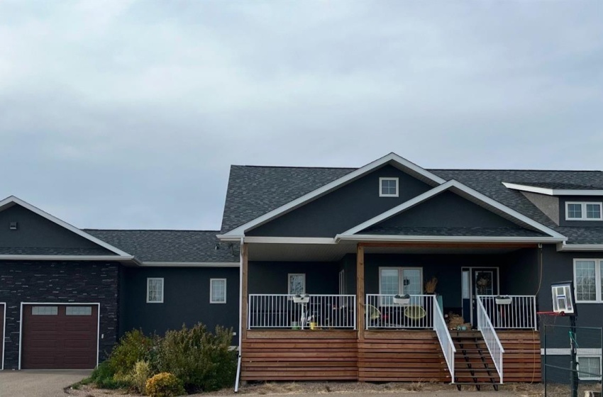 Rural Address, Swift Current Rm No. 137, Saskatchewan S9H 4X7, 5 Bedrooms Bedrooms, 19 Rooms Rooms,3 BathroomsBathrooms,Acreage,For Sale,Knakoske Acreage Swift Current,Rural Address,SK993248