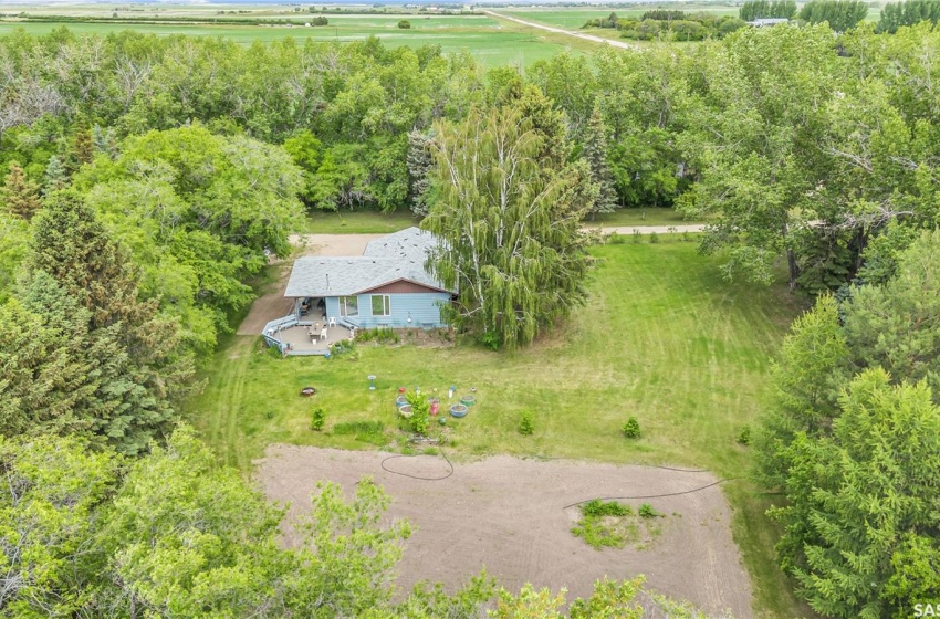 Rural Address, Imperial, Saskatchewan S0G 2J0, 3 Bedrooms Bedrooms, 14 Rooms Rooms,2 BathroomsBathrooms,Acreage,For Sale,Imperial Acreage Highway#2,Rural Address,SK975464