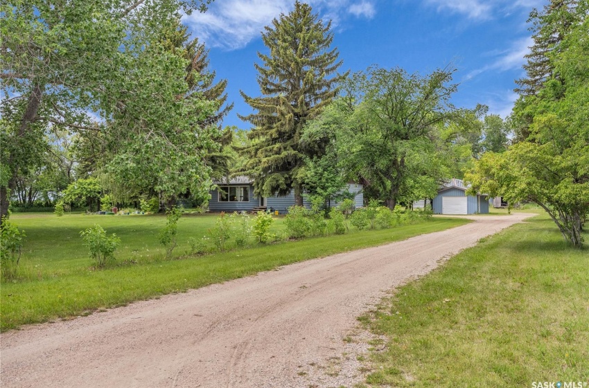 Rural Address, Imperial, Saskatchewan S0G 2J0, 3 Bedrooms Bedrooms, 14 Rooms Rooms,2 BathroomsBathrooms,Acreage,For Sale,Imperial Acreage Highway#2,Rural Address,SK975464