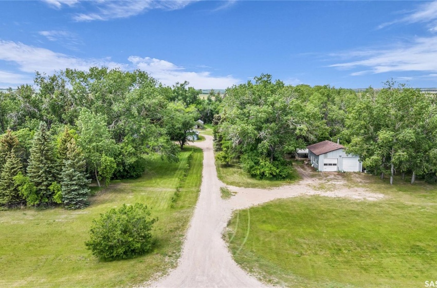 Rural Address, Imperial, Saskatchewan S0G 2J0, 3 Bedrooms Bedrooms, 14 Rooms Rooms,2 BathroomsBathrooms,Acreage,For Sale,Imperial Acreage Highway#2,Rural Address,SK975464