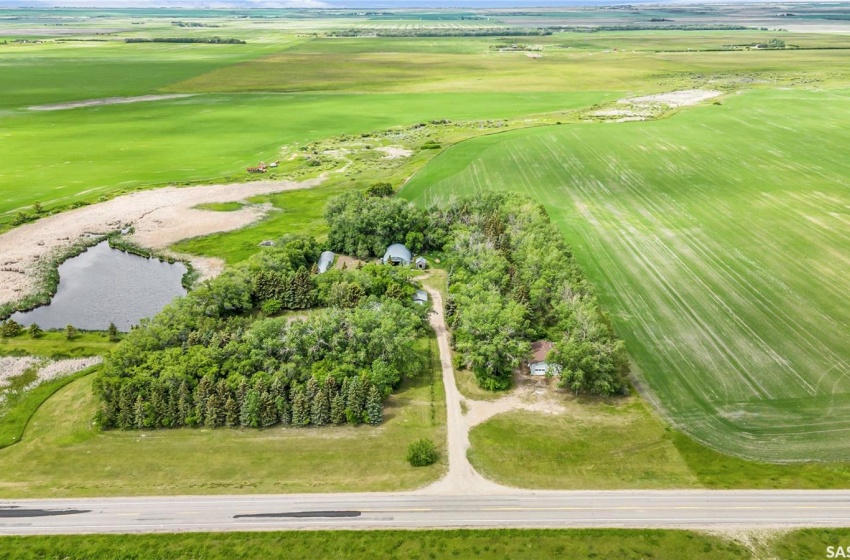 Rural Address, Imperial, Saskatchewan S0G 2J0, 3 Bedrooms Bedrooms, 14 Rooms Rooms,2 BathroomsBathrooms,Acreage,For Sale,Imperial Acreage Highway#2,Rural Address,SK975464