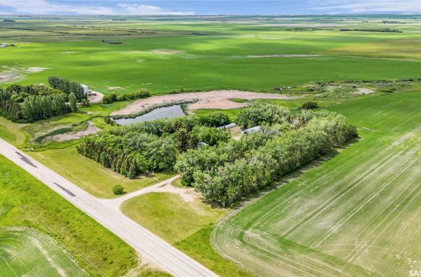 Rural Address, Imperial, Saskatchewan S0G 2J0, 3 Bedrooms Bedrooms, 14 Rooms Rooms,2 BathroomsBathrooms,Acreage,For Sale,Imperial Acreage Highway#2,Rural Address,SK975464