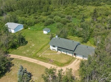 Rural Address, Spruce Home, Saskatchewan S0J 2N0, 3 Bedrooms Bedrooms, 17 Rooms Rooms,3 BathroomsBathrooms,Acreage,For Sale,Spruce Home Acreage,Rural Address,SK976776