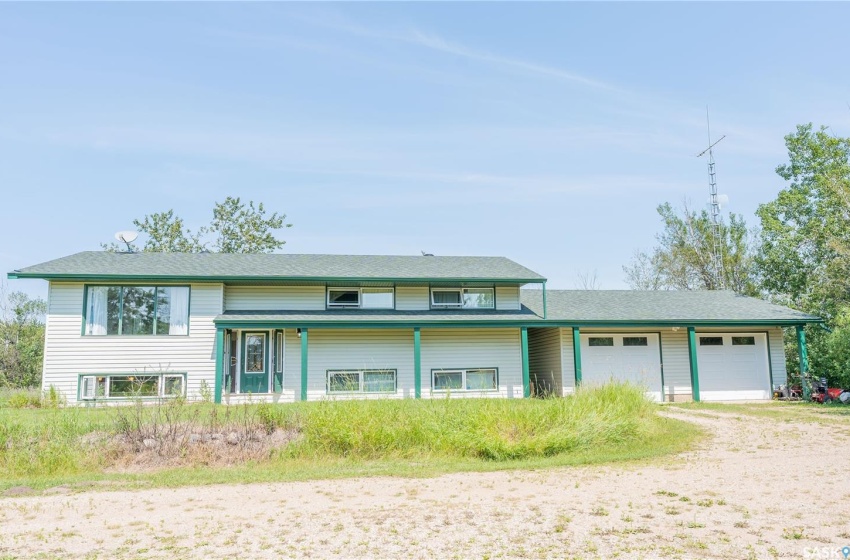 Rural Address, Spruce Home, Saskatchewan S0J 2N0, 3 Bedrooms Bedrooms, 17 Rooms Rooms,3 BathroomsBathrooms,Acreage,For Sale,Spruce Home Acreage,Rural Address,SK976776