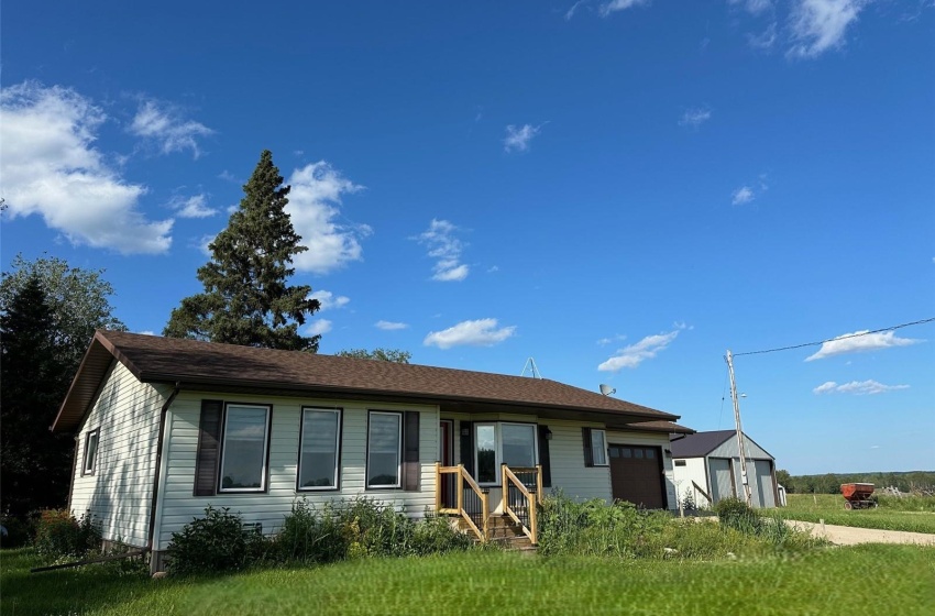 Rural Address, Preeceville Rm No. 334, Saskatchewan S0E 0Y0, ,3 BathroomsBathrooms,Farm,For Sale,Dunbar/Hawke,Rural Address,SK981959