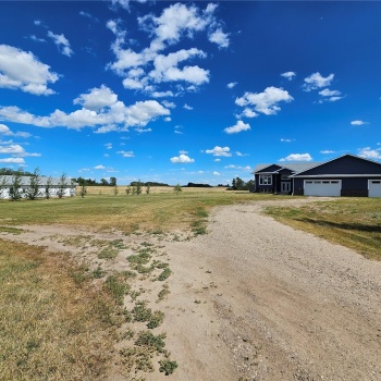 Rural Address, Round Valley Rm No. 410, Saskatchewan S0K 4L0, 5 Bedrooms Bedrooms, 16 Rooms Rooms,3 BathroomsBathrooms,Acreage,For Sale,Volk Acreage,Rural Address,SK979434