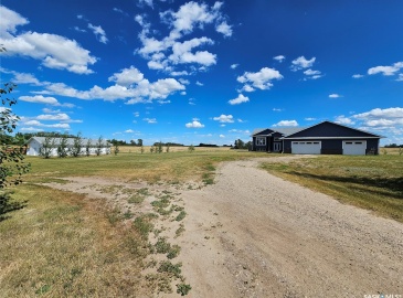 Rural Address, Round Valley Rm No. 410, Saskatchewan S0K 4L0, 5 Bedrooms Bedrooms, 16 Rooms Rooms,3 BathroomsBathrooms,Acreage,For Sale,Volk Acreage,Rural Address,SK979434