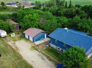 Rural Address, Estevan Rm No. 5, Saskatchewan S4A 0T8, 4 Bedrooms Bedrooms, 12 Rooms Rooms,2 BathroomsBathrooms,Acreage,For Sale,Kolke Acreage,Rural Address,SK979647