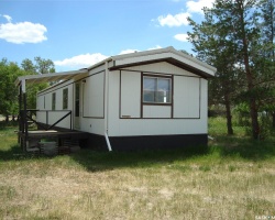 107 2nd AVENUE, Climax, Saskatchewan S0N 0N0, 2 Bedrooms Bedrooms, 5 Rooms Rooms,1 BathroomBathrooms,Acreage,For Sale,Rural Address,2nd,SK980242
