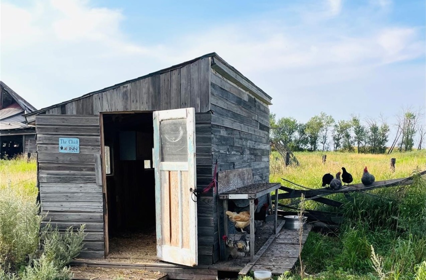 Rural Address, Antler Rm No. 61, Saskatchewan S0C 2H0, 4 Bedrooms Bedrooms, 15 Rooms Rooms,3 BathroomsBathrooms,Acreage,For Sale,ROBERTS ACREAGE,Rural Address,SK981432