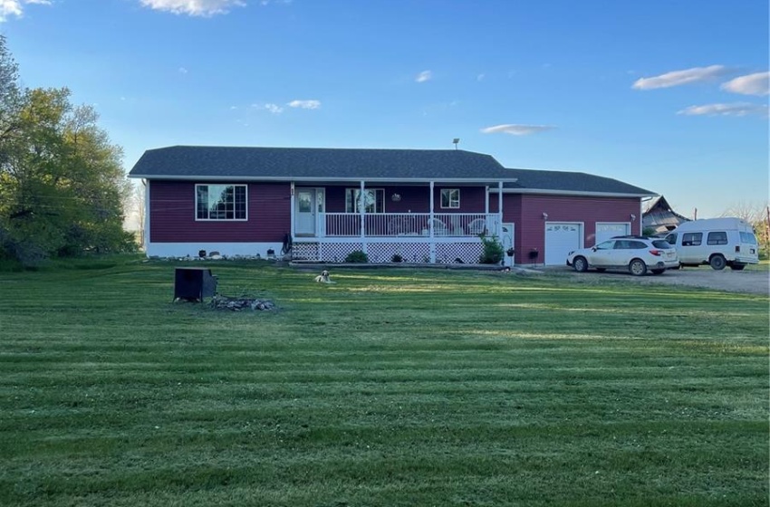 Rural Address, Antler Rm No. 61, Saskatchewan S0C 2H0, 4 Bedrooms Bedrooms, 15 Rooms Rooms,3 BathroomsBathrooms,Acreage,For Sale,ROBERTS ACREAGE,Rural Address,SK981432