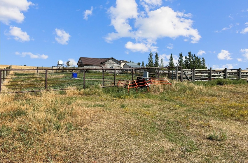 Rural Address, Riverside Rm No. 168, Saskatchewan S0N 2R0, 5 Bedrooms Bedrooms, 16 Rooms Rooms,3 BathroomsBathrooms,Acreage,For Sale,Jacobson Acreage,Rural Address,SK981596