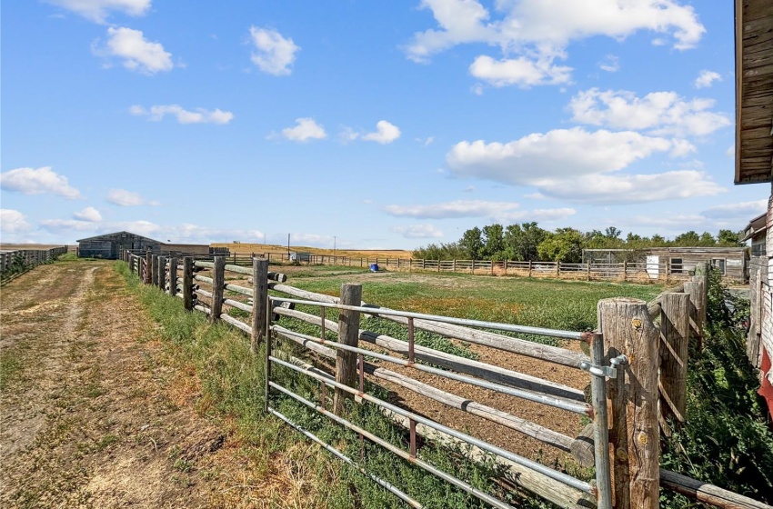 Rural Address, Riverside Rm No. 168, Saskatchewan S0N 2R0, 5 Bedrooms Bedrooms, 16 Rooms Rooms,3 BathroomsBathrooms,Acreage,For Sale,Jacobson Acreage,Rural Address,SK981596