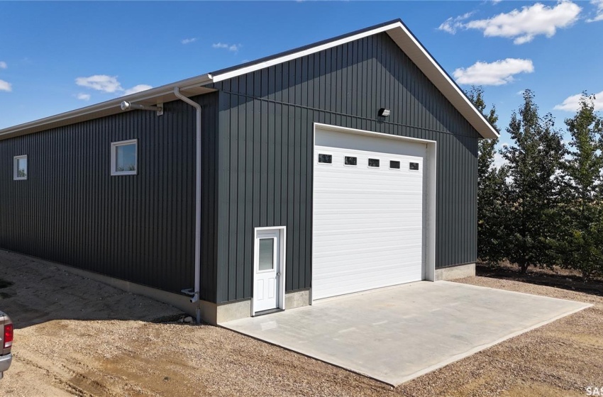 111 Warkentin ROAD, Swift Current Rm No. 137, Saskatchewan S9H 4X7, 6 Bedrooms Bedrooms, 17 Rooms Rooms,3 BathroomsBathrooms,Acreage,For Sale,Warkentin,SK981786